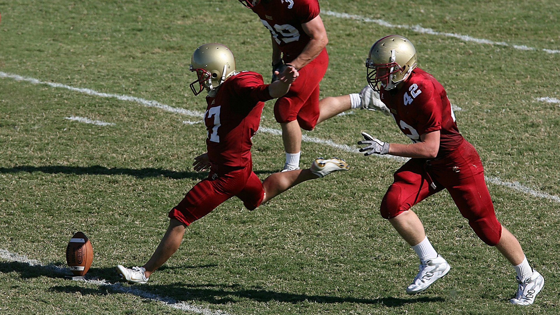 开云官方-凯蒂·莱德基800米自由泳决赛表现惊艳，莱德基自由泳 水下视频